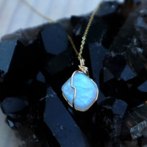 Small rainbow moonstone pendant