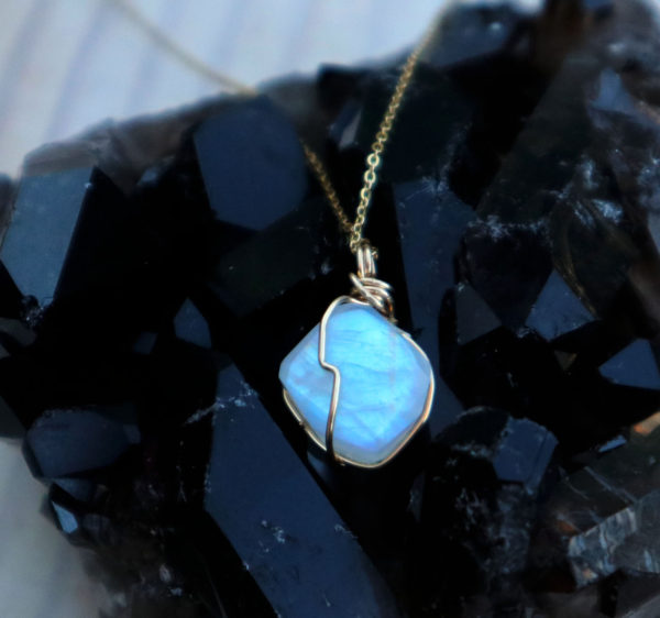 Small rainbow moonstone pendant